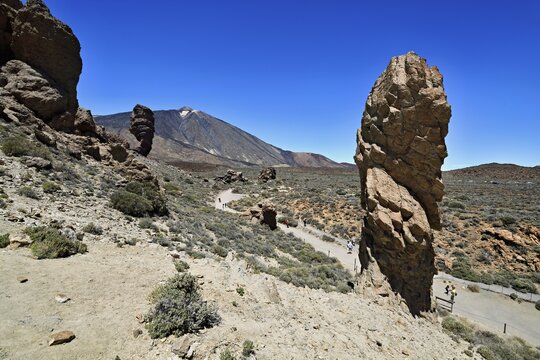 Los Roques de Garcia rock formation in front of Pico del Teide volcano, Las Ca&ntilde;adas del Teide National Park, Tenerife, Canary Islands, Spain