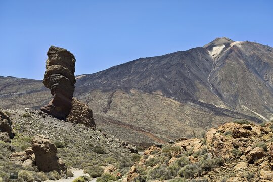 Los Roques de Garcia rock formation in front of Pico del Teide volcano, Las Ca&ntilde;adas del Teide National Park, Tenerife, Canary Islands, Spain