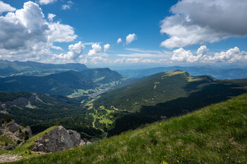 Blick auf Teile der Seiser Alm.
