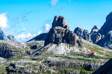Dreizinnenh&uuml;tte in den Dolomiten.