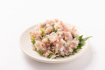マグロとズワイガニのなめろう