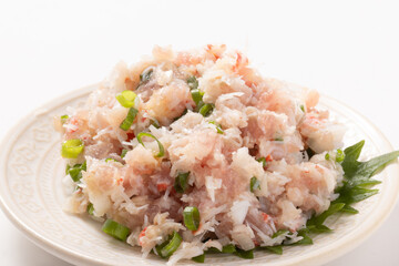 マグロとズワイガニのなめろう