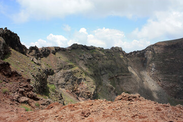 Veduta del cratere del Vesuvio in una giornata serena. © fantasyart3d