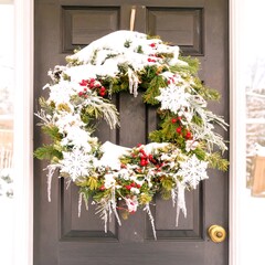Snowy Christmas wreath on door (2)