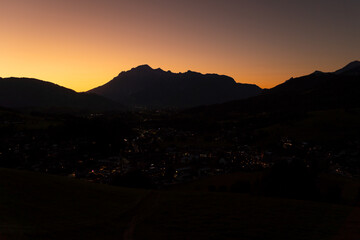 Obraz premium sunset in the mountains