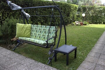 Dondolo in giardino