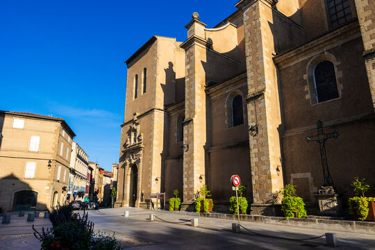 Side Entrance of Saint-Beno&icirc;t Cathedral in Castres