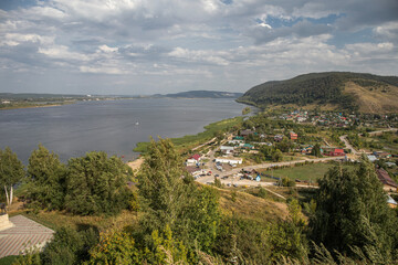 Obraz premium Shiryaevo village - tourist attraction in Zhiguli Mountains, Samara Oblast, Russia