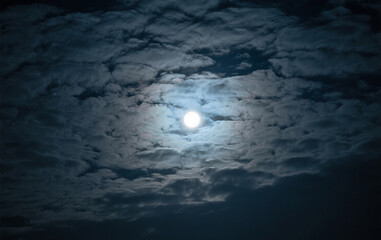 Fototapeta premium full moon over the sea