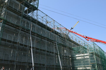 施工中の建設工事現場