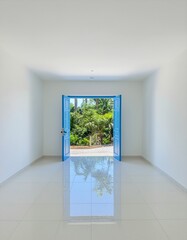 Puste pomieszczenie z drzwiami i lasem widocznym za drzwiami.