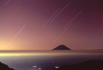 夜の富士山　山梨県富士川町丸山林道にて