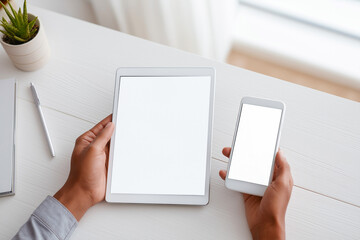タブレットとスマートフォンのモックアップデザイン