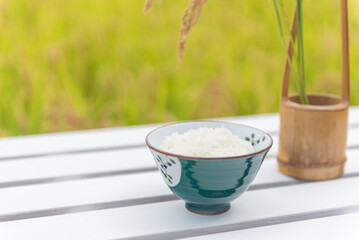 秋の田んぼと新米