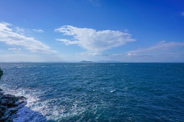 佐多岬灯台の展望台から見る穏やかな海の情景