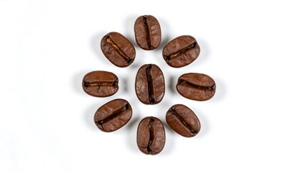 Obraz premium Roasted Coffee Beans in a Circle.