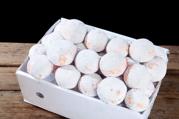 Fresh Guangxi Wuming Tangerines with White Powder Coating in Wooden Crate