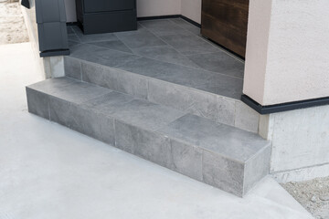 住宅の玄関ポーチ
