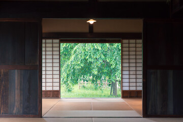 古民家の広い和室