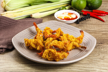 Golden deep prawn tempura wuth sauce