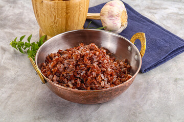 Red steamed rubine rice garnish