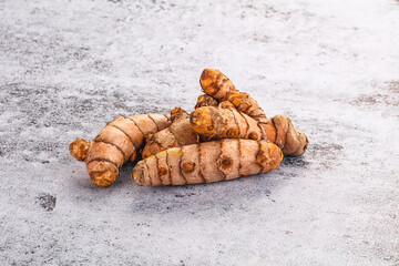 Fresh raw asian tumeric roots