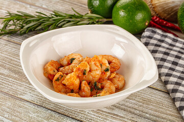 Roasted shrimps in the bowl