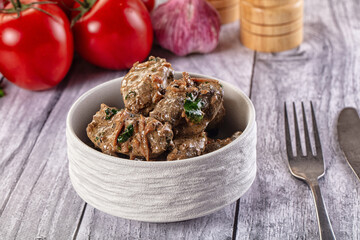 Chicken liver in cream sauce