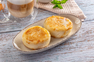 Fried homemade cottage cheese syrniki