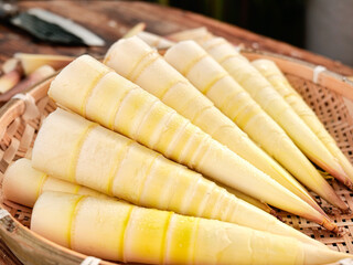 Hand-peeled Tianmu Mountain Bamboo Shoots in Woven Basket - Fresh Spring Harvest Asian Vegetable Delicacy