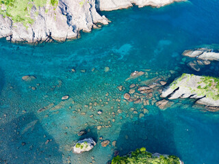 許可を得て、中木港とヒリゾ浜、大根島、あいあい岬、ユウスゲ公園などをドローンで空中撮影をしている。
渡船でしか渡れないビーチである。
静岡県伊豆半島賀茂郡南伊豆町中木ヒリゾ浜-2025年
