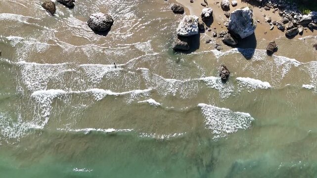 mare onde scogli 