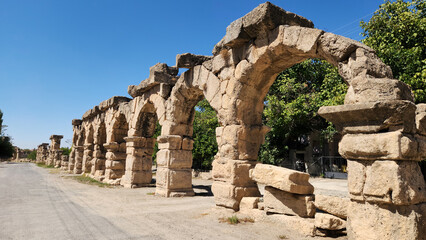 Fototapeta premium In Nigde Turkey, the aqueducts that once carried water to the ancient city of Tyana in todays Kemerhisar town, an historical tourism destination