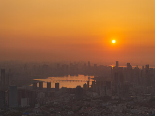 Fototapeta premium Wuhan Summer City Skyline Sunrise Scenery