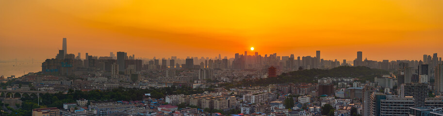 Obraz premium Wuhan Summer City Skyline Sunrise Scenery