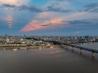 Fototapeta premium Wuhan Summer City Skyline Sunrise Scenery