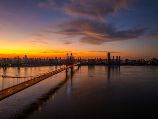 Obraz premium Wuhan Summer City Skyline Sunrise Scenery
