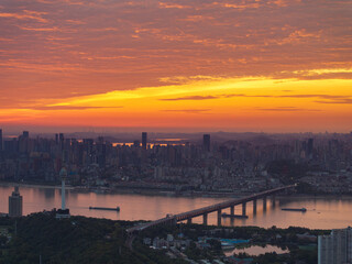 Fototapeta premium Wuhan Summer City Skyline Sunrise Scenery