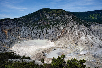 Mineral immensity of the smoking crater of Tangkuban Parahu