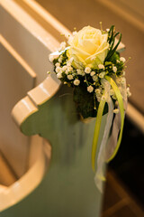 blumenschmuck kirche blume bank