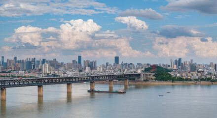 Naklejka premium Wuhan city landmark skyline scenery
