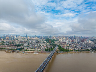 Obraz premium Wuhan city landmark skyline scenery