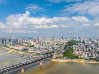 Fototapeta premium Wuhan city landmark skyline scenery