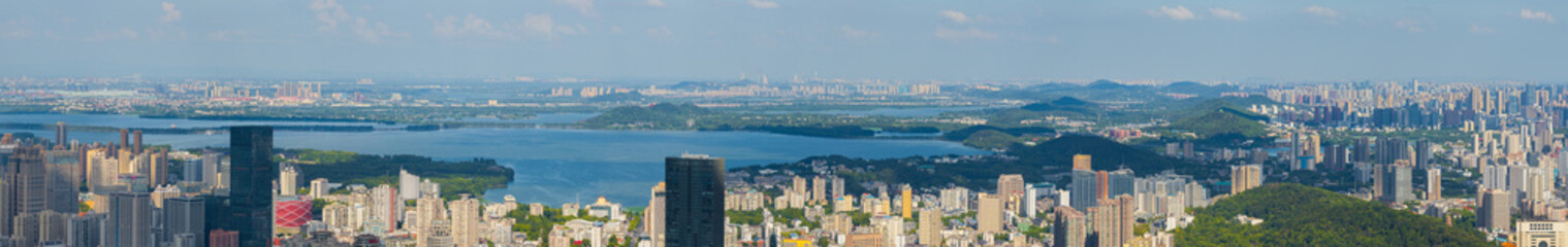 Obraz premium Wuhan city landmark skyline scenery