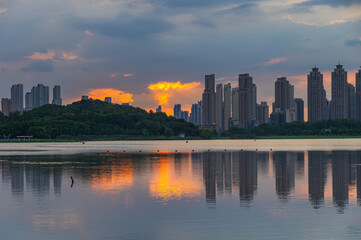 Obraz premium Wuhan city landmark skyline scenery