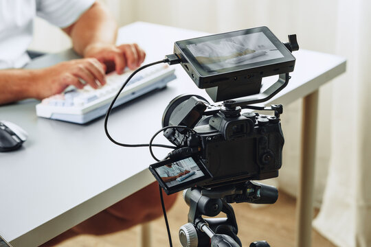 Camera setup for video recording in a home office during a remote work session