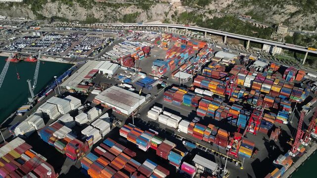 drone vista sul porto di Salerno, Italia