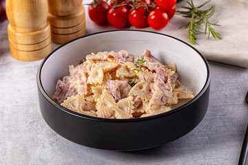 Pasta Carbonara - farfalle with bacon