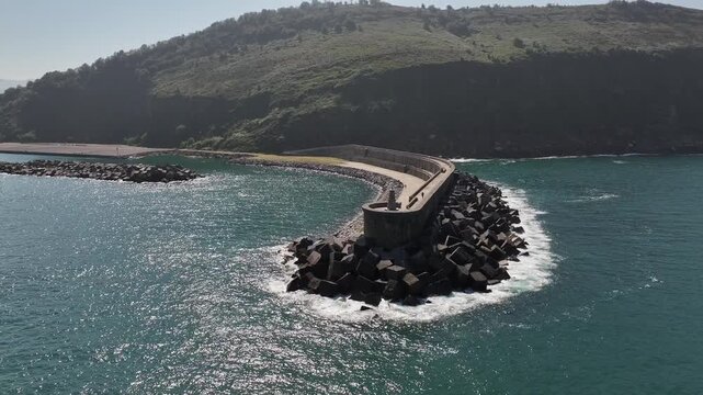 Paseo del Faro de Orio en Gipuzkoa, Euskadi