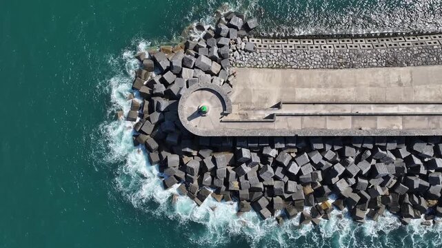 Paseo del Faro de Orio en Gipuzkoa, Euskadi